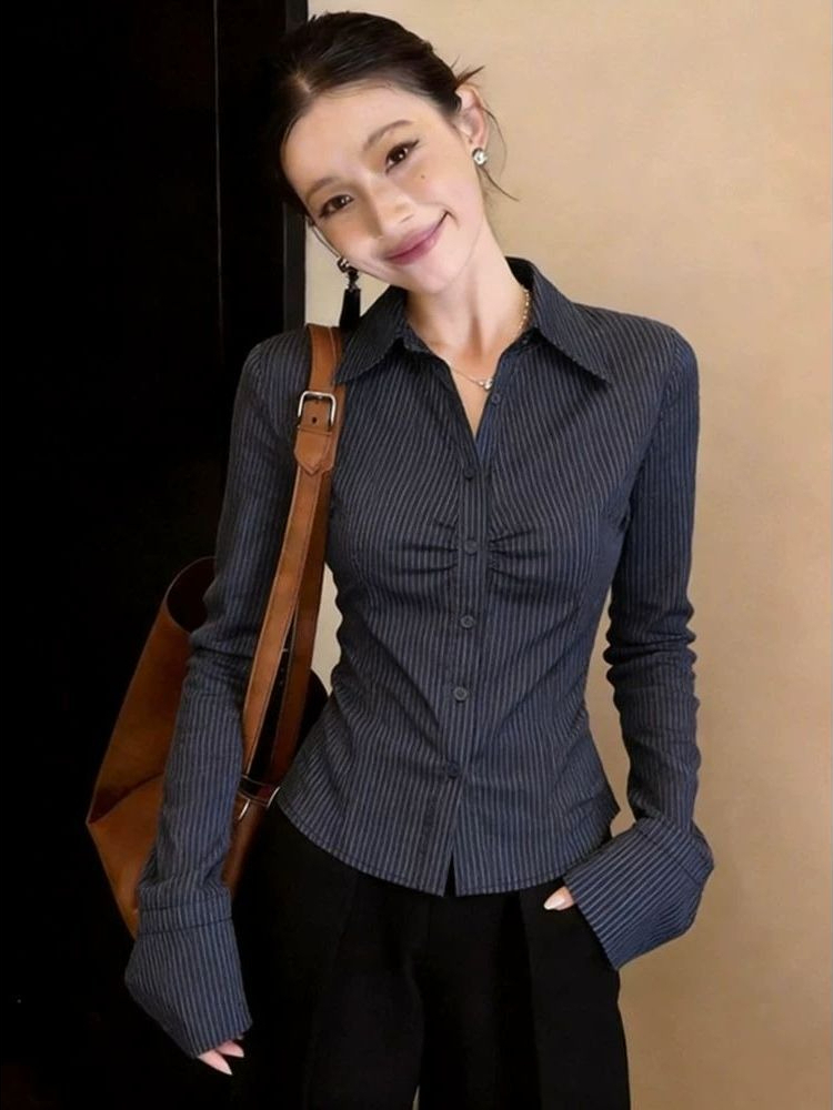 Polo Shirt Slim - بلوزة نسائية مخططة باللون الأزرق البحري