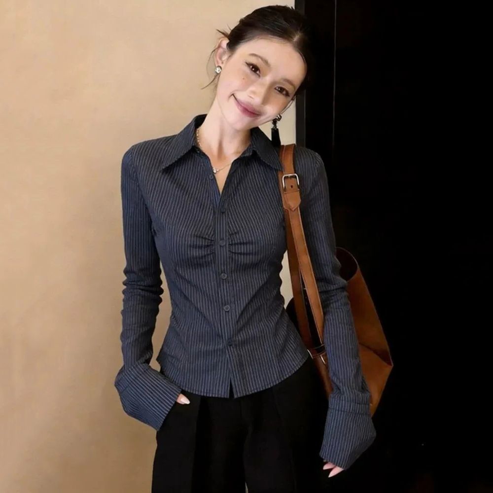 بلوزة نسائية مخططة باللون الأز - مراجعة Polo Shirt Slim وسعره